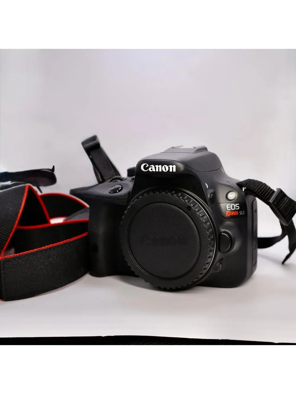 Canon DSLR SL1 Camera with 3 Lenses, Batteries and Bags - Excellent!